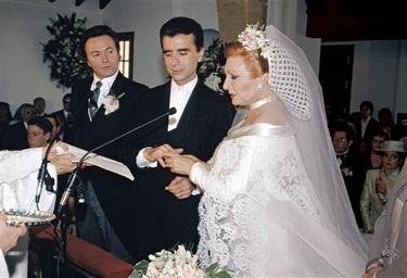 Rocío Jurado y José Ortega Cano hacen los votos de matrimonio