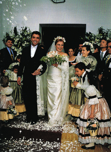 Rocío Jurado y José Ortega Cano a la salida de su boda