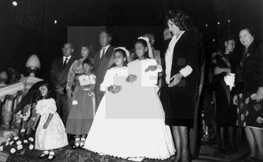 Rocío Carrasco con sus padres, Rocío y Pedro, durante su primera comunión