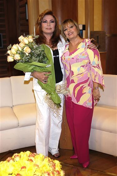 Rocío y María Teresa Campos en un programa de televisión