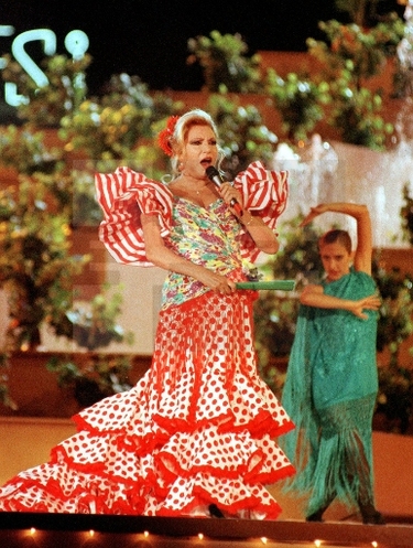 Rocío durante su actuación en la gala del Día de la Región de Murcia