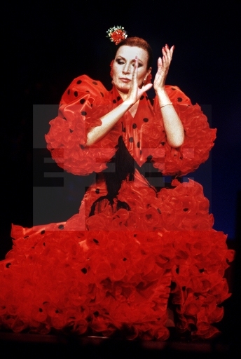 Rocío durante su actuación en la inauguración oficial del Auditorio de la Exposición Universal de Sevilla 1992