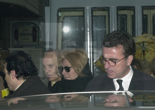 Rocío y José Ortega Cano en el tanatorio donde estaba instalada la capilla ardiente de Pedro Carrasco