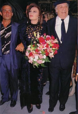 Pepe Sancho, Rocío Jurado y Paco Rabal en el estreno de la película La Lola se va a Los Puertos.