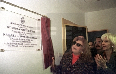 Rocío y Teófila Martínez en la inauguración del centro de día para mayores «Vista Hermosa»