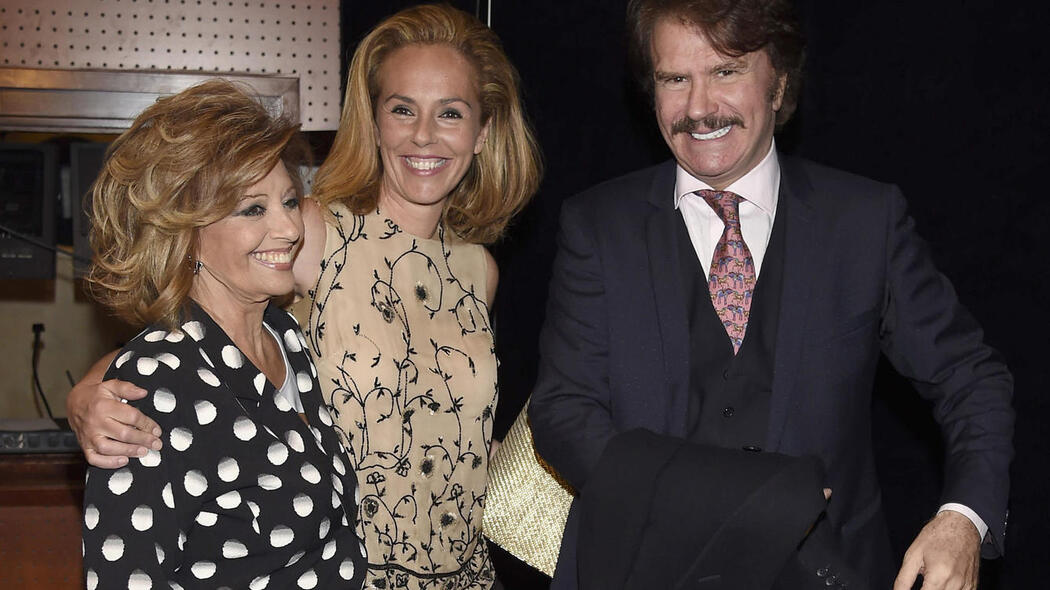 María Teresa Campos, Rocío Carrasco y Bigote Arrocet en la presentación del sello Rocío Jurado.