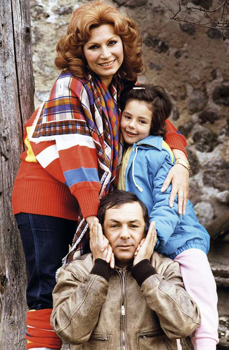 Rocío Jurado con Pedro Carrasco y su hija Rocío Carrasco