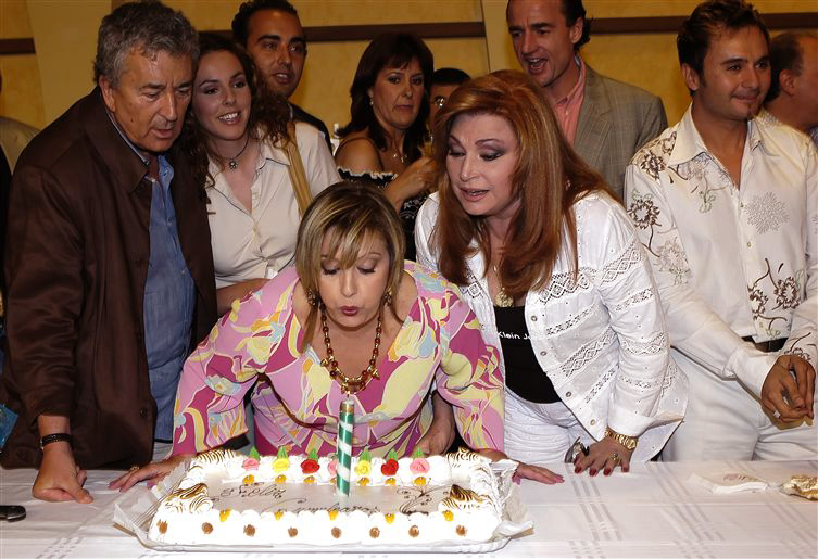 Paco Valladares, Rocío Carrasco, Fidel Albiac, María Teresa Campos, Rocío, el Conde Lecquio, en un programa de televisión