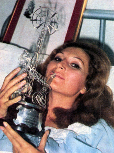 Rocío Jurado recibe el trofeo «Cancionero»
