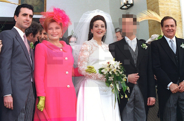 Rocío Carrasco, recién casada, acompañada por José Ortega Cano, Rocío Jurado y Pedro Carrasco