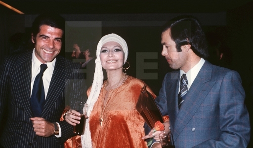 Rocío junto a su esposo Pedro Carrasco y el actor Juan Luis Galiardo