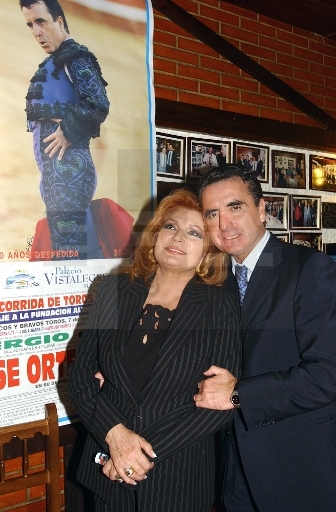 José Ortega Cano y Rocío durante la cena para anunciar la corrida benéfica destinada a la Fundación Alzheimer España