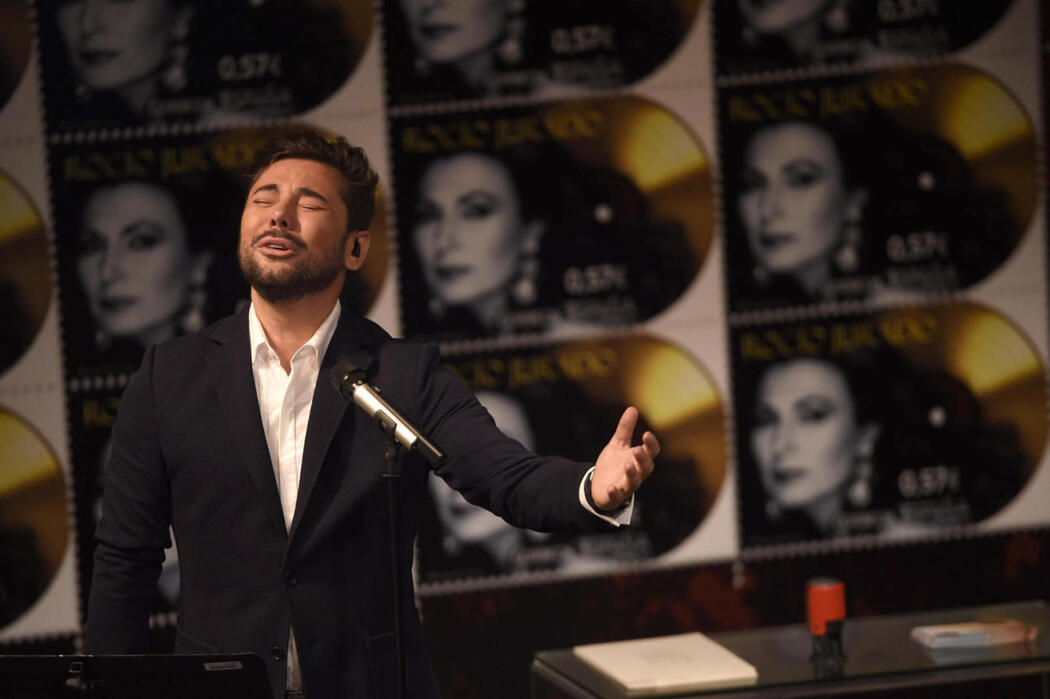 Miguel Poveda León interpretó temas de Rocío durante la presentación del sello Rocío Jurado.