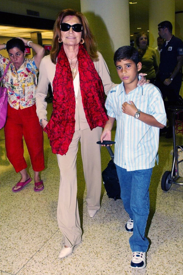 Rocío Jurado y José Fernando en el aeropuerto