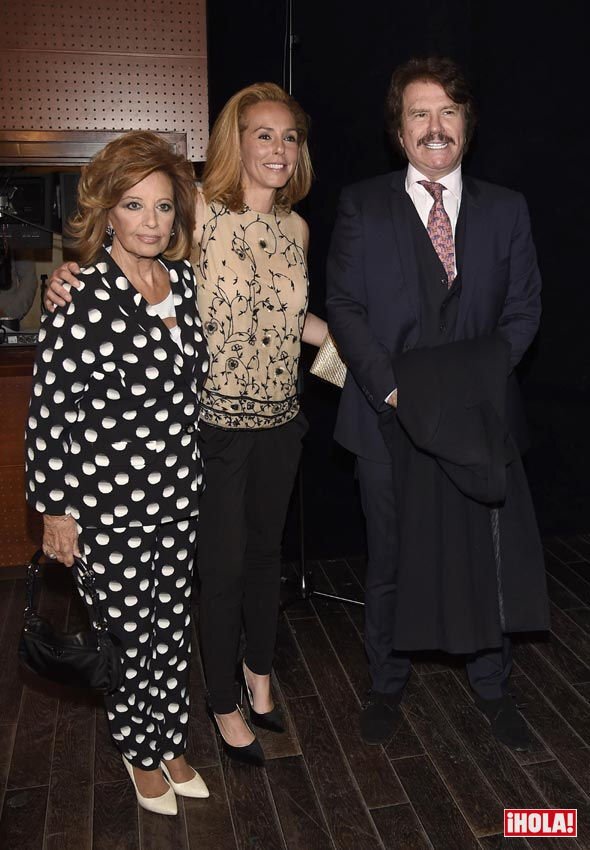 María Teresa Campos, Rocío Carrasco y Bigote Arrocet en la presentación del sello Rocío Jurado.